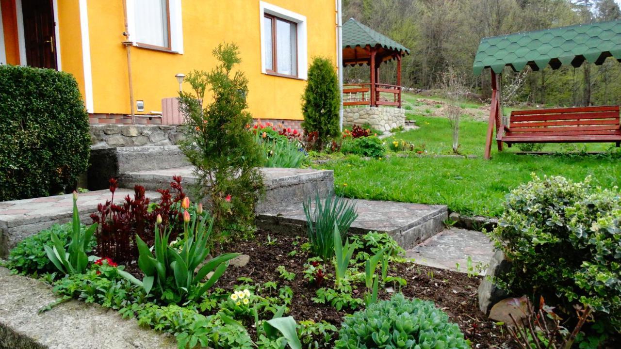 Guest House Karpaty Yaremche Luaran gambar