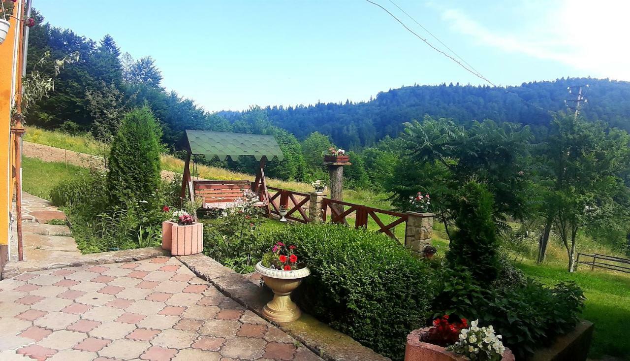 Guest House Karpaty Yaremche Luaran gambar