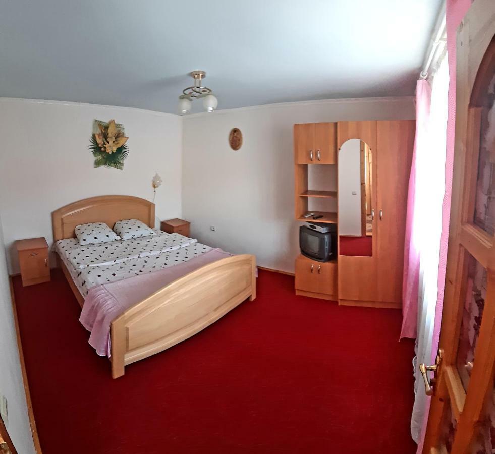 Guest House Karpaty Yaremche Luaran gambar